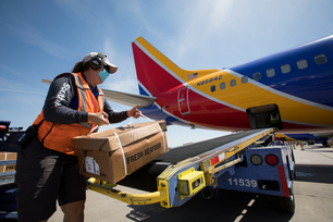 southwest-airlines-employees-wearing-face-coverings-around-the-c