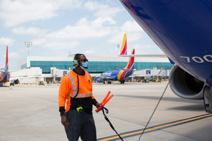 southwest-airlines-employees-wearing-face-coverings-around-the-c
