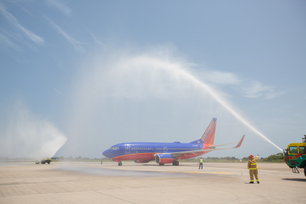 first-international-flight-lands-in-montego-bay-jamaica-2