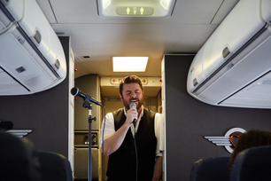 southwest-surprises-guests-onboard-tennessee-one-with-a-surprise-live-at-35-performance-by-tennessee-native-and-rca-records-nashville-recording-artist-chris-young-along-with-republic-nashville-recording-artist-cassadee-pope-4